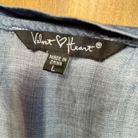 Velvet Heart Light Blue V-Neck Tee - Picture 7 of 8